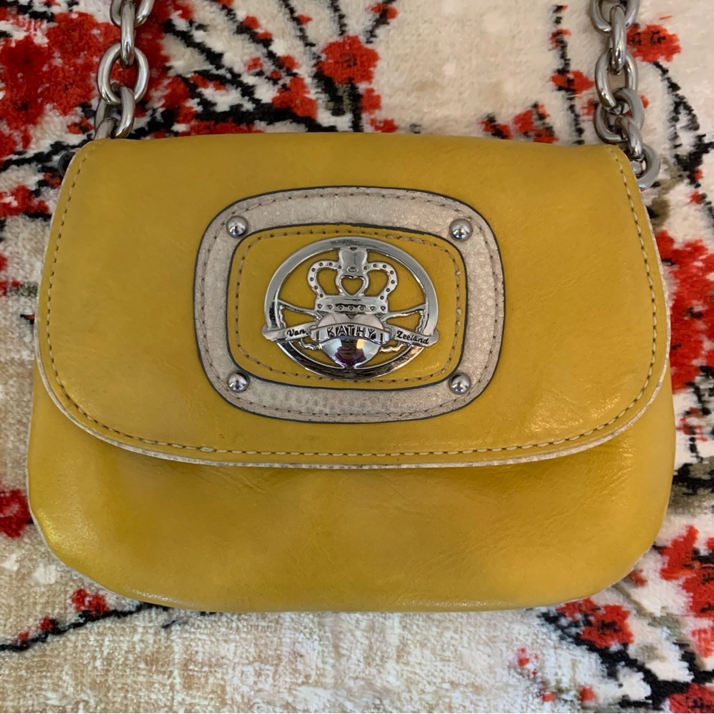 Kathy Van Zeeland Y2K Yellow Crossbody - Picture 2 of 13
